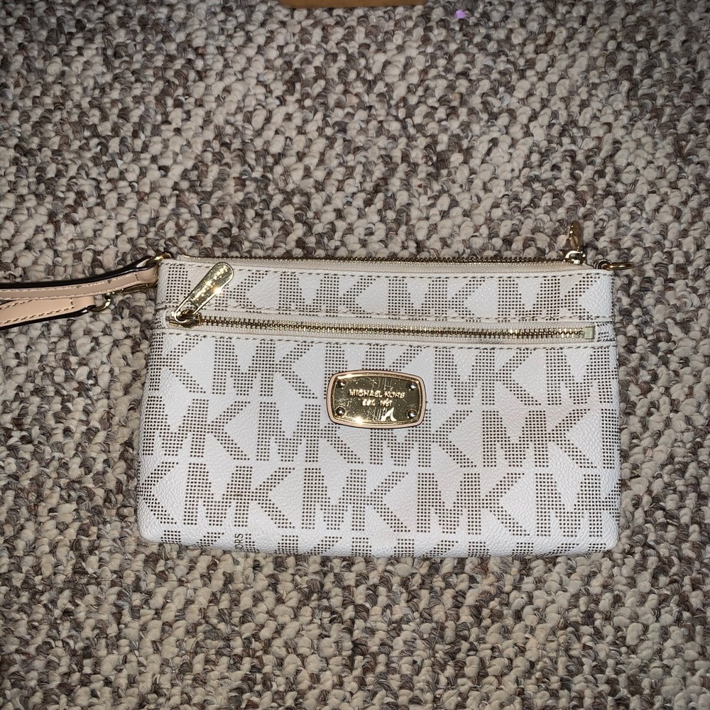 Michael Kors wristlet